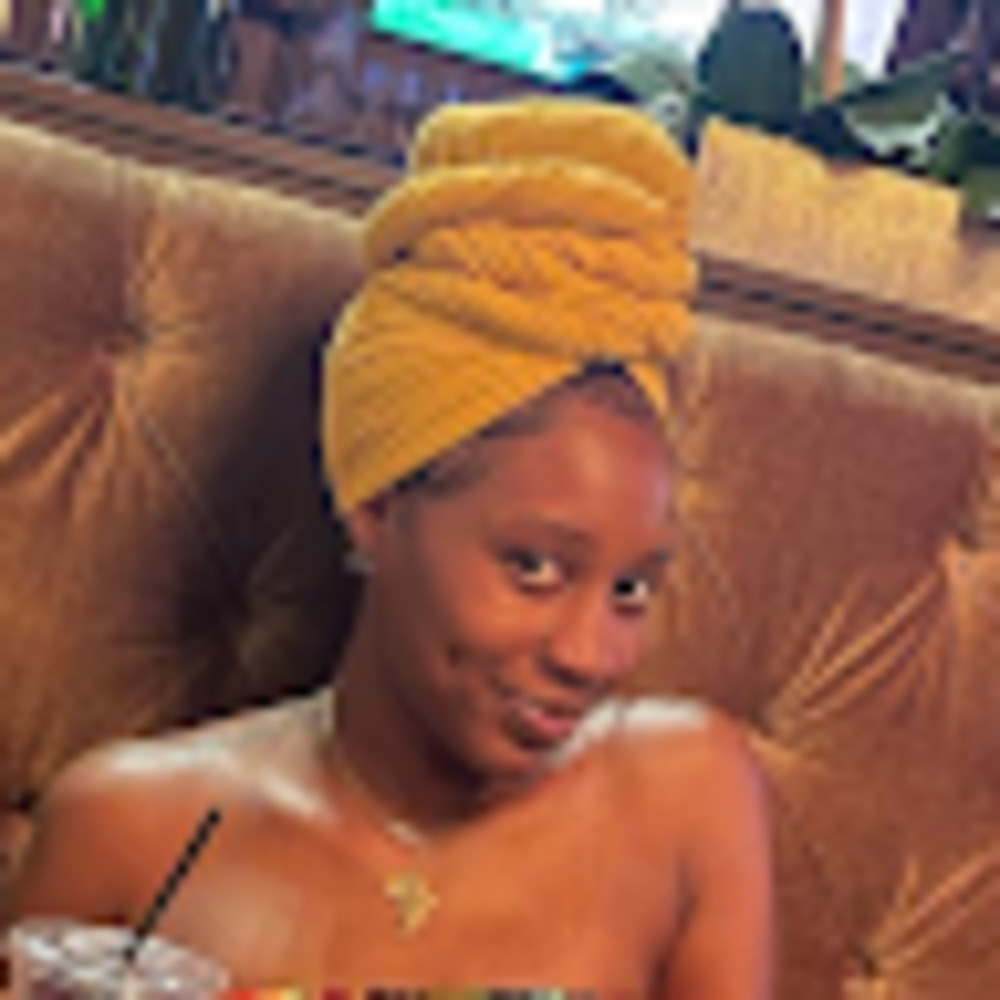 Meet your Posher, Desirae